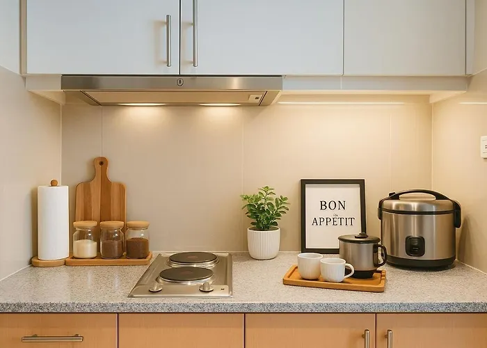 Modern & Luxury 1br Near Okada, Solaire, Airport