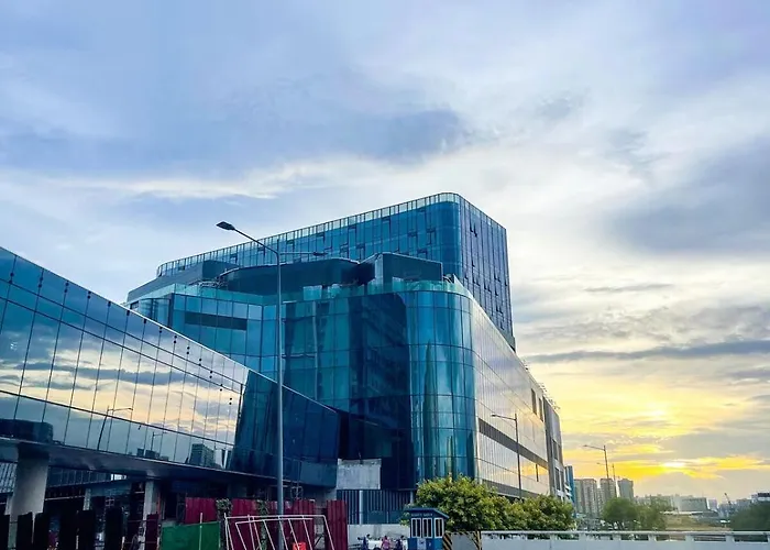 Modern & Luxury 1br Near Okada, Solaire, Airport Manille